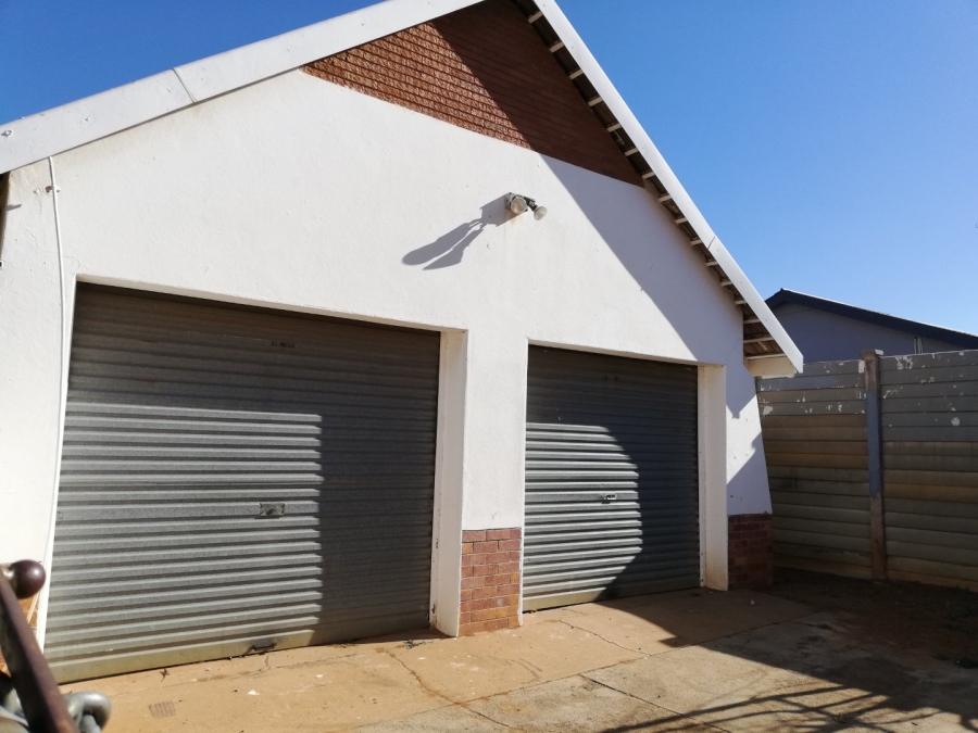 3 Bedroom Property for Sale in Wilkoppies North West